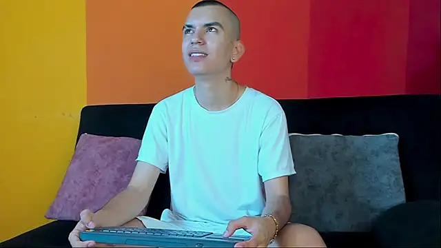 RowanCley online show from 12, 9, 2025