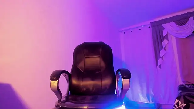 Angelicious Boy online show from 19, 12, 2025