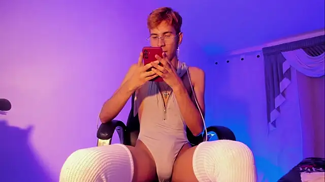 Angelicious Boy online show from 29, 11, 2025