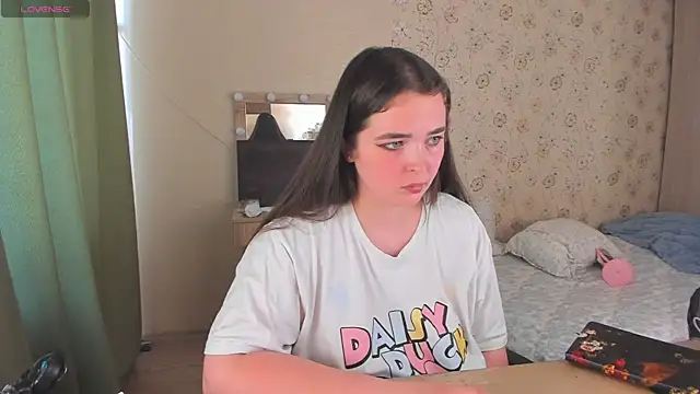 Snapshot of Alice_next_door chatting on 15, 6, 2026 Alice next door online show from 15, 6, 2026