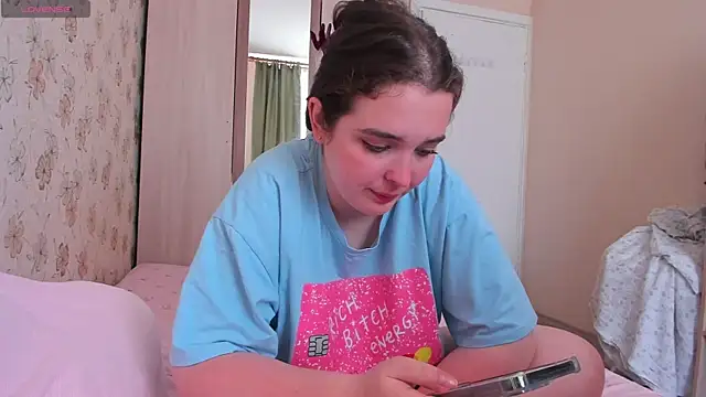Snapshot of Alice_next_door chatting on 30, 6, 2026 Alice next door online show from 30, 6, 2026