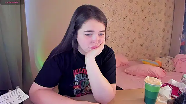 Alice next door online show from 28, 2, 2026