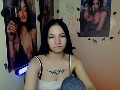 Snapshot of Em7MaA chatting on 26, 11, 2025 Em7MaA online show from 26, 11, 2025