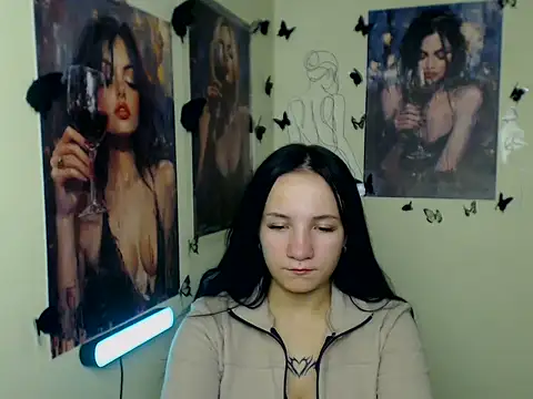 Snapshot of Em7MaA chatting on 8, 11, 2025 Em7MaA online show from 8, 11, 2025