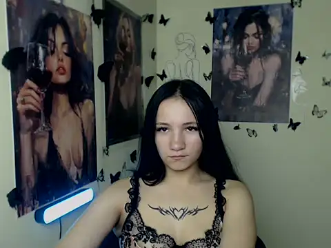 Snapshot of Em7MaA chatting on 13, 11, 2025 Em7MaA online show from 13, 11, 2025