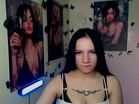 Snapshot of Em7MaA chatting on 28, 11, 2025 Em7MaA online show from 28, 11, 2025