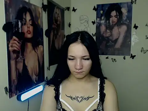 Snapshot of Em7MaA chatting on 12, 11, 2025 Em7MaA online show from 12, 11, 2025