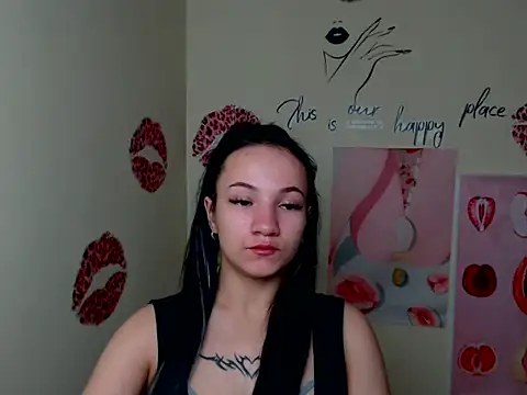 Snapshot of Em7MaA chatting on 11, 10, 2025 Em7MaA online show from 11, 10, 2025