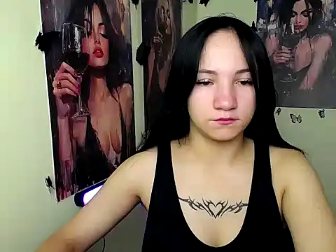 Snapshot of Em7MaA chatting on 11, 9, 2025 Em7MaA online show from 11, 9, 2025