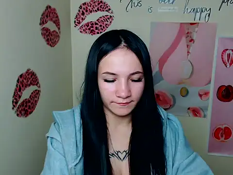 Snapshot of Em7MaA chatting on 10, 10, 2025 Em7MaA online show from 10, 10, 2025