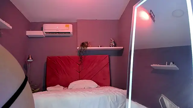 Snapshot of cinnia_ chatting on 2, 2, 2026 cinnia online show from 2, 2, 2026