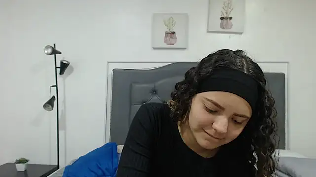 Giia Monroe online show from 20, 10, 2025