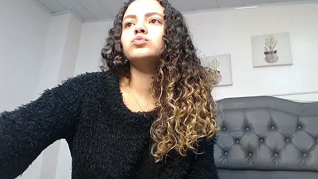 Giia Monroe online show from 30, 10, 2025