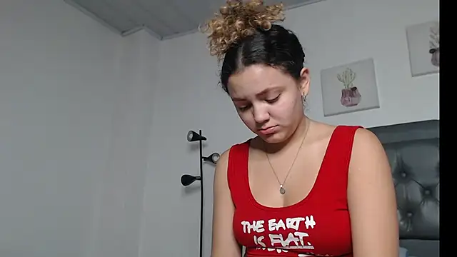 Giia Monroe online show from 22, 11, 2025