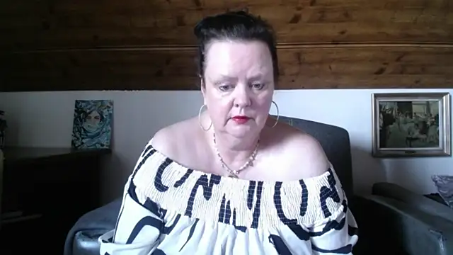 Snapshot of TiffanyMature chatting on 24, 5, 2026 TiffanyMature online show from 24, 5, 2026