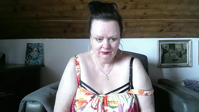 Snapshot of TiffanyMature chatting on 9, 5, 2026 TiffanyMature online show from 9, 5, 2026