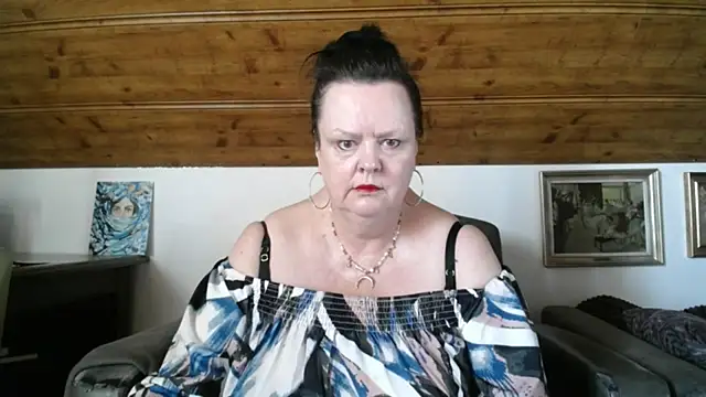 Snapshot of TiffanyMature chatting on 1, 6, 2026 TiffanyMature online show from 1, 6, 2026
