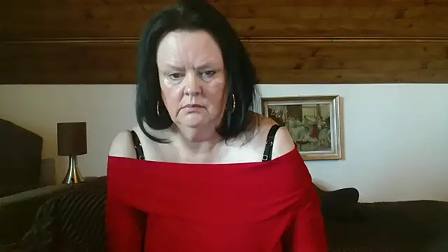 TiffanyMature online show from 15, 10, 2025