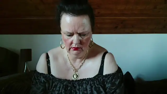 TiffanyMature online show from 7, 11, 2025