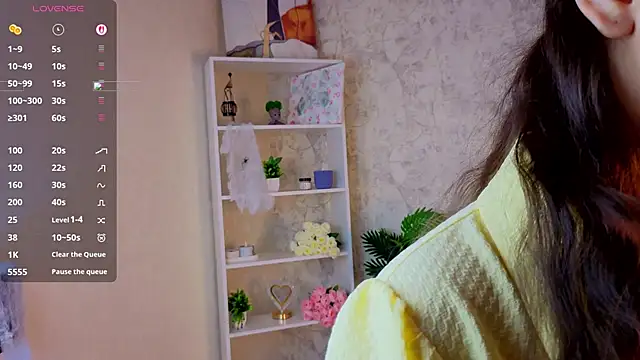 GiseleLamos online show from 12, 11, 2025