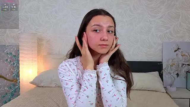 GiseleLamos online show from 18, 10, 2025