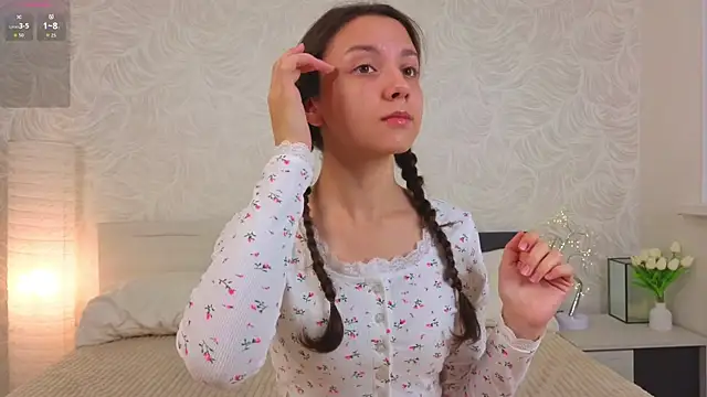 GiseleLamos online show from 10, 10, 2025