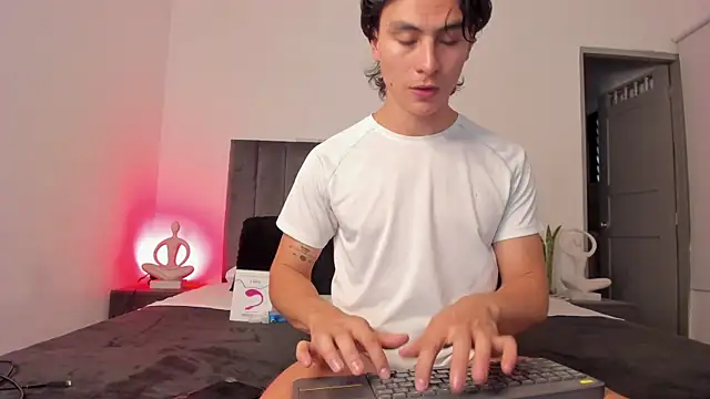 AlexanderHall online show from 26, 9, 2025