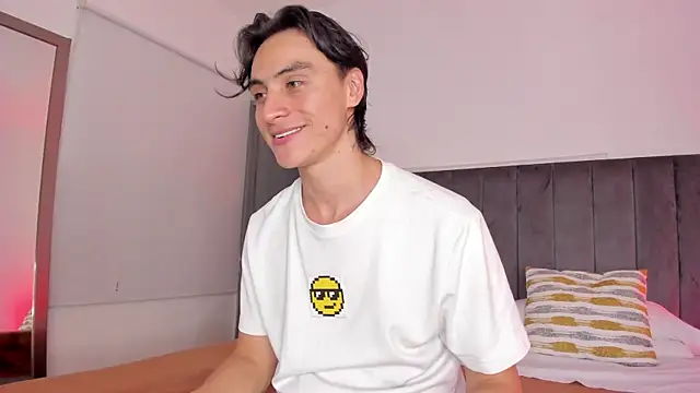 AlexanderHall online show from 4, 10, 2025