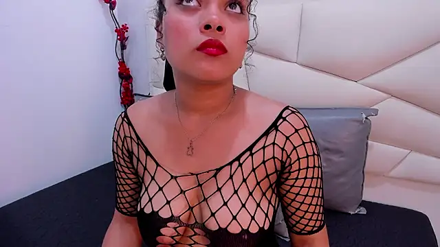 ValeriaJulio  online show from 4, 3, 2026