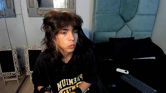 Dereck Manson online show from 5, 11, 2025