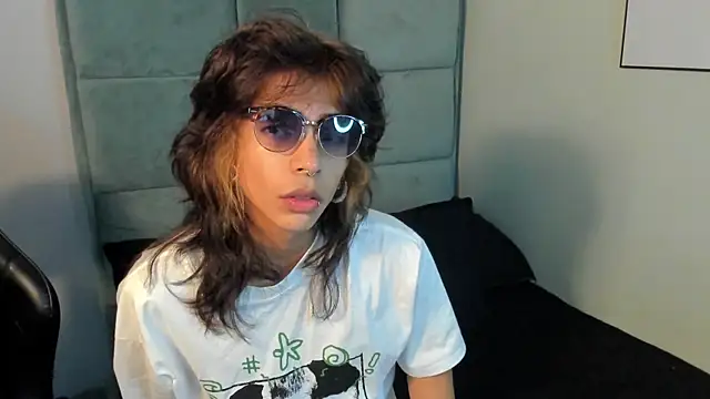 Dereck Manson online show from 6, 11, 2025