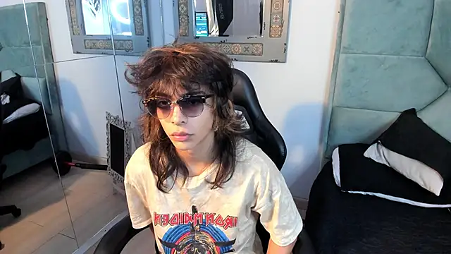 Dereck Manson online show from 28, 10, 2025