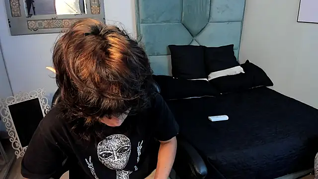 Dereck Manson online show from 29, 10, 2025