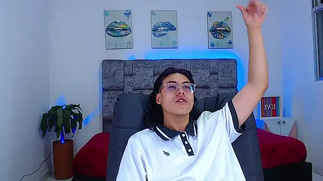 dirty model online show from 15, 10, 2025