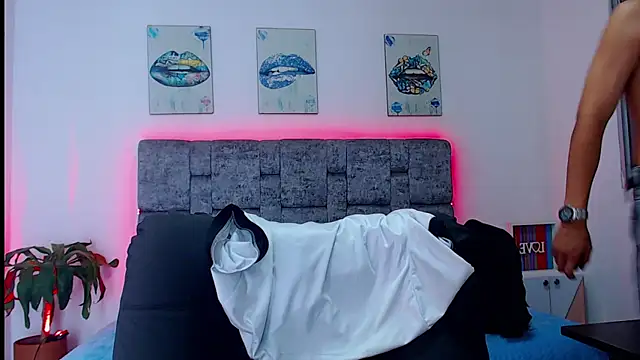 dirty model online show from 15, 9, 2025