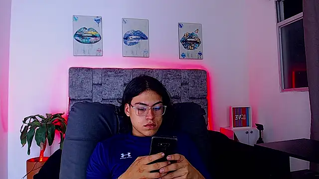 dirty model online show from 19, 9, 2025