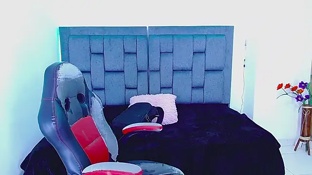 dirty model online show from 18, 10, 2025