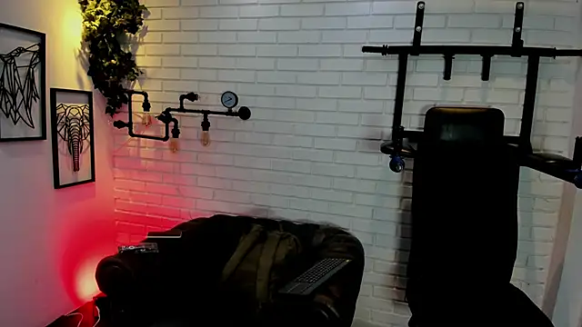 ItaloMoore online show from 20, 10, 2025