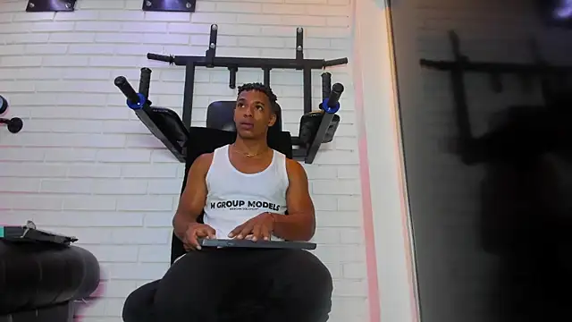 ItaloMoore online show from 2, 12, 2025