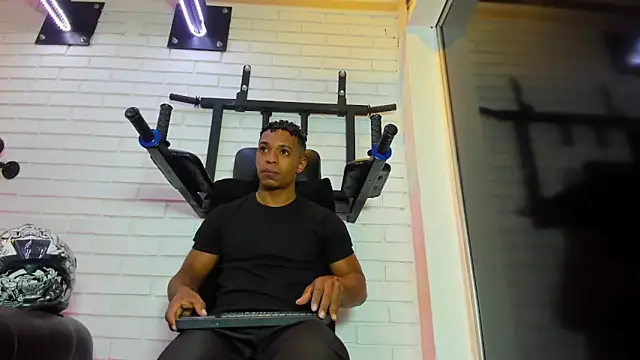 ItaloMoore online show from 29, 11, 2025