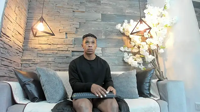 ItaloMoore online show from 1, 10, 2025