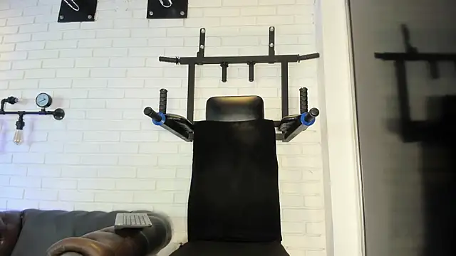 ItaloMoore online show from 7, 10, 2025