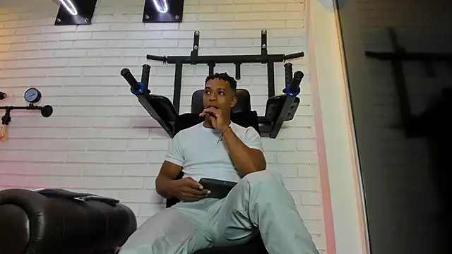 ItaloMoore online show from 27, 11, 2025