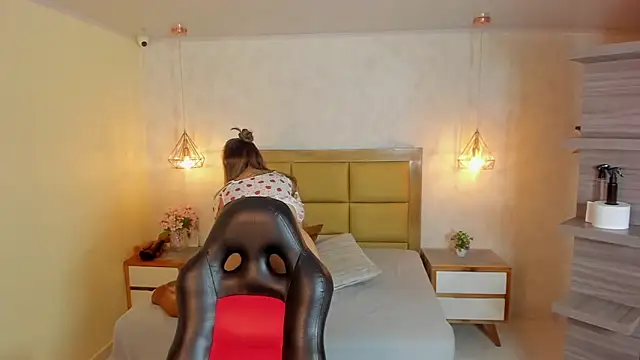 MELISSAROUGE online show from 14, 6, 2026