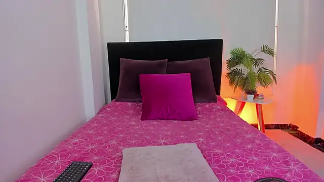 LunaVelvet777 online show from 25, 11, 2025