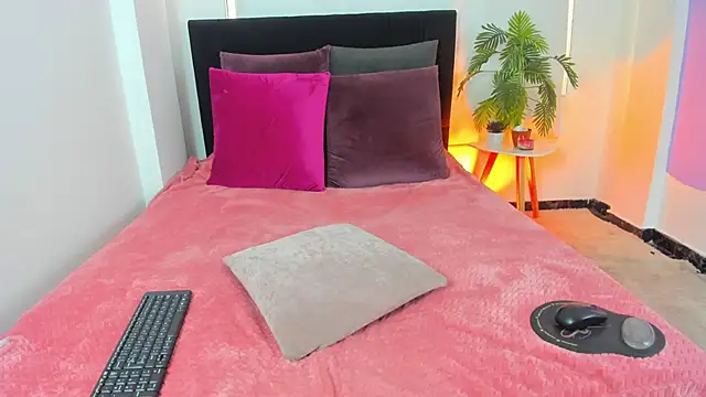 LunaVelvet777 online show from 28, 10, 2025