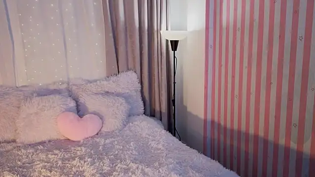 LunaVelvet777 online show from 4, 4, 2026