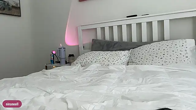 Ninanoell online show from 10, 9, 2025