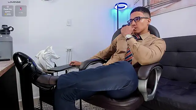 Dash Bukoski online show from 4, 11, 2025