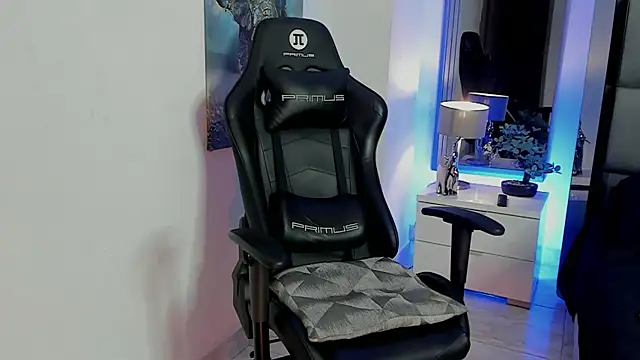 Dash Bukoski online show from 5, 2, 2026